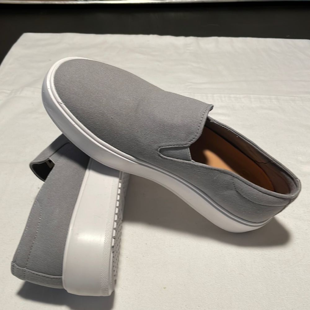 NWT and Preppy! Grey canvas GREATS Brooklyn - Sz 9.5